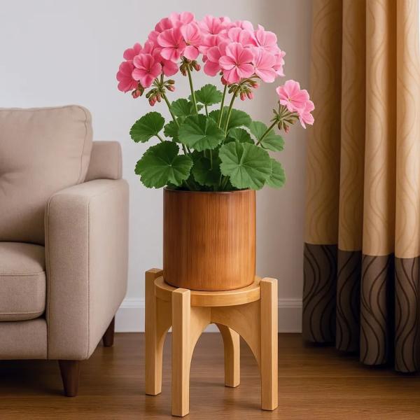 Elegant Pine Wood Pot Stand – Lightweight & Durable (100g)