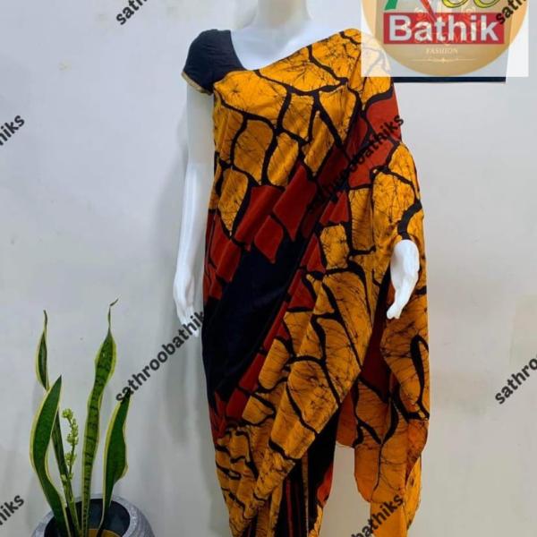 Sathroo Bathiks – Sri Lankan Handmade Three-Colour Batik Saree with Jacket Piece