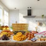 Medium Rasa Kavili Basket: A Treasured Collection of Sri Lankan Sweets