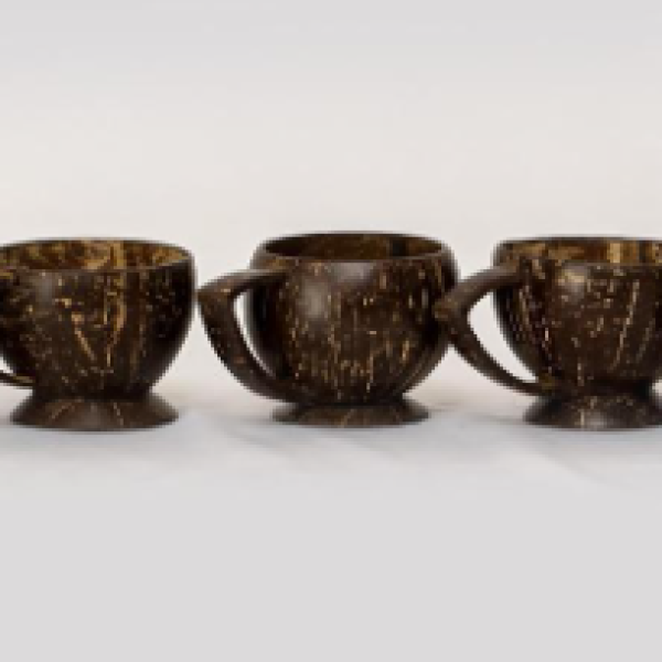 Handmade Coconut Shell Tea Cup – 250ml (Natural Finish, With Lid)