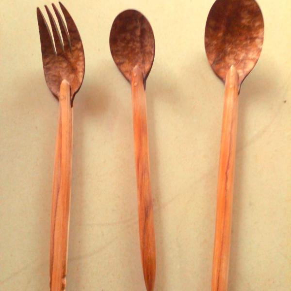 Coconut Shell Cutlery Set with Wooden Handles – Elegant Eco Dining