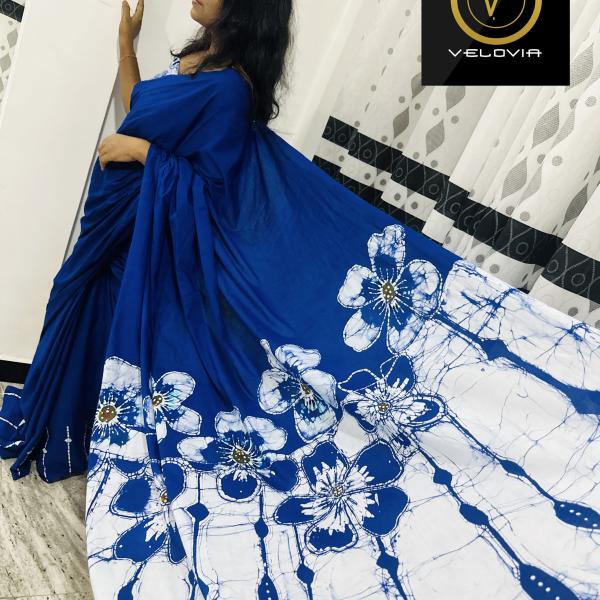 Elegant Blue & White Batik Saree – Super Voile Fabric | 7 Yards with Jacket Piece (VELOVIA)