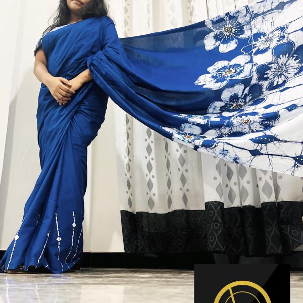 Elegant Blue & White Batik Saree – Super Voile Fabric | 7 Yards with Jacket Piece (VELOVIA)