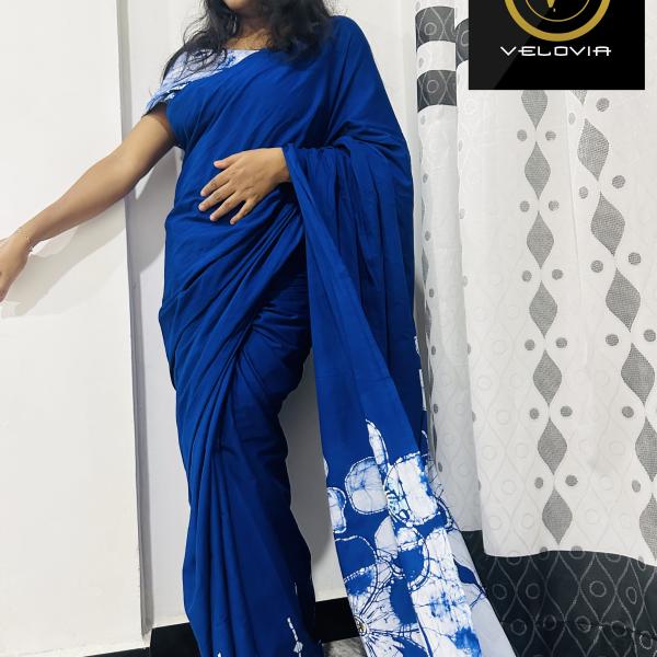 Elegant Blue & White Batik Saree – Super Voile Fabric | 7 Yards with Jacket Piece (VELOVIA)