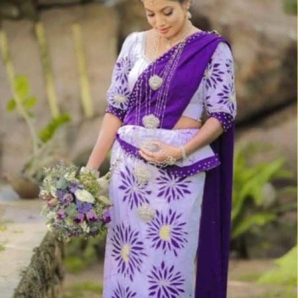 Handmade Sri Lankan Batik Saree – 7 Yards with Jacket (Super Cotton)